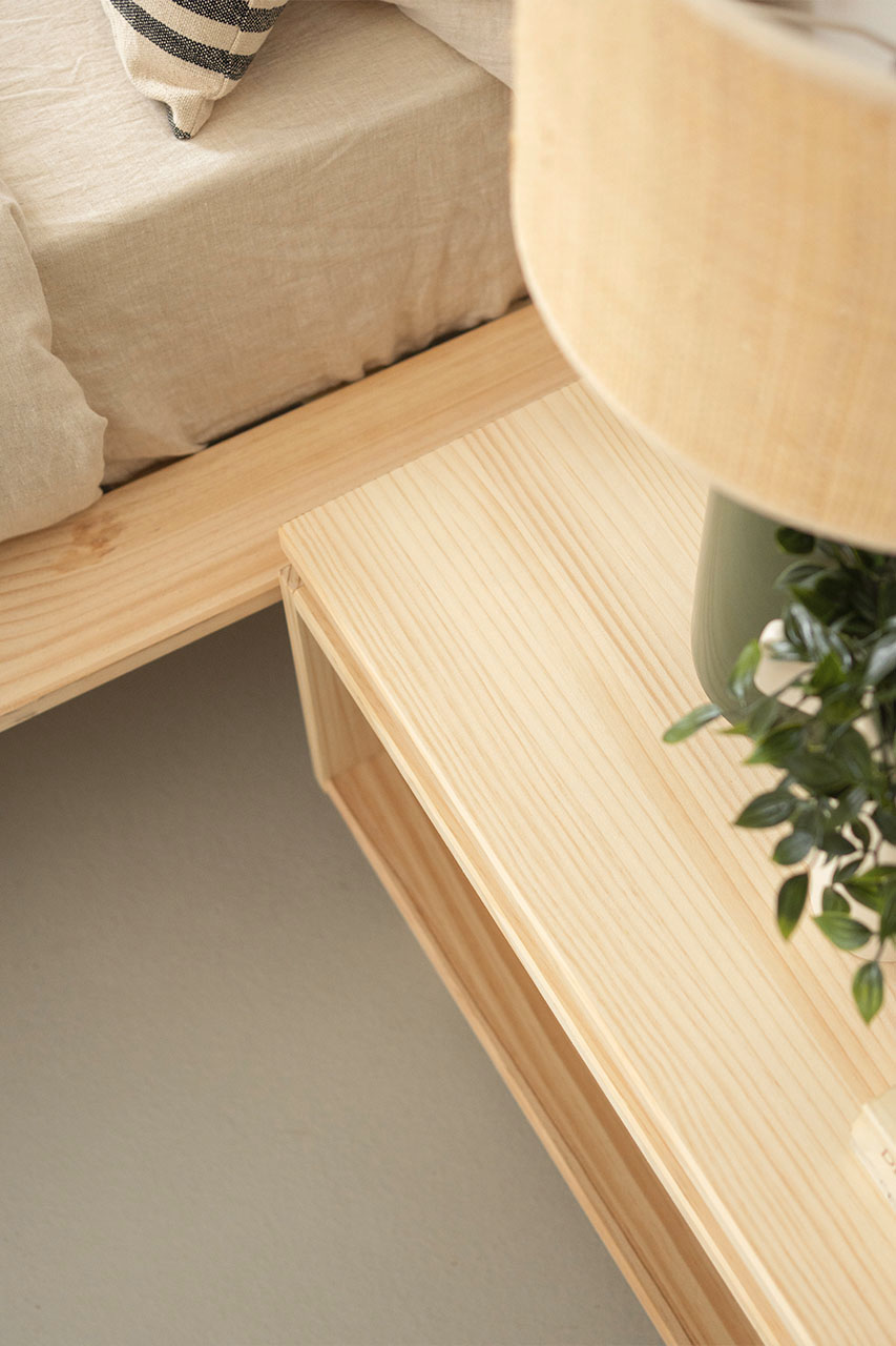 Imagen de ambiente 2 para:Mesita de noche de madera natural y ecológica